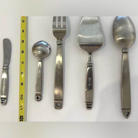 Lisa Jenks Notch Flatware - Picture 4 of 5